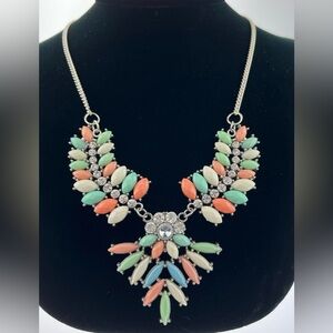 Pre-loved pastel colored statement necklace 😍